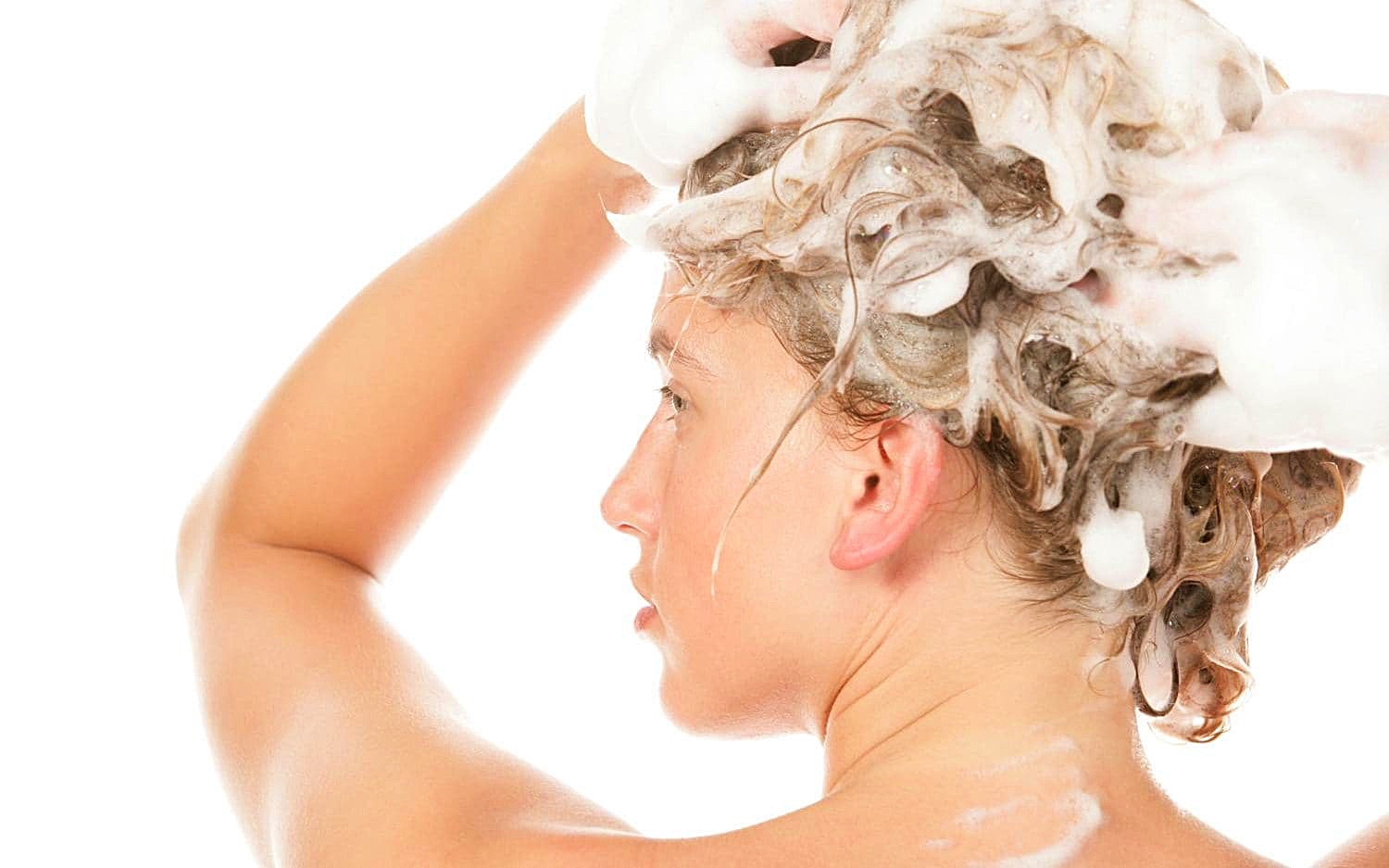 girl shampoo her hair