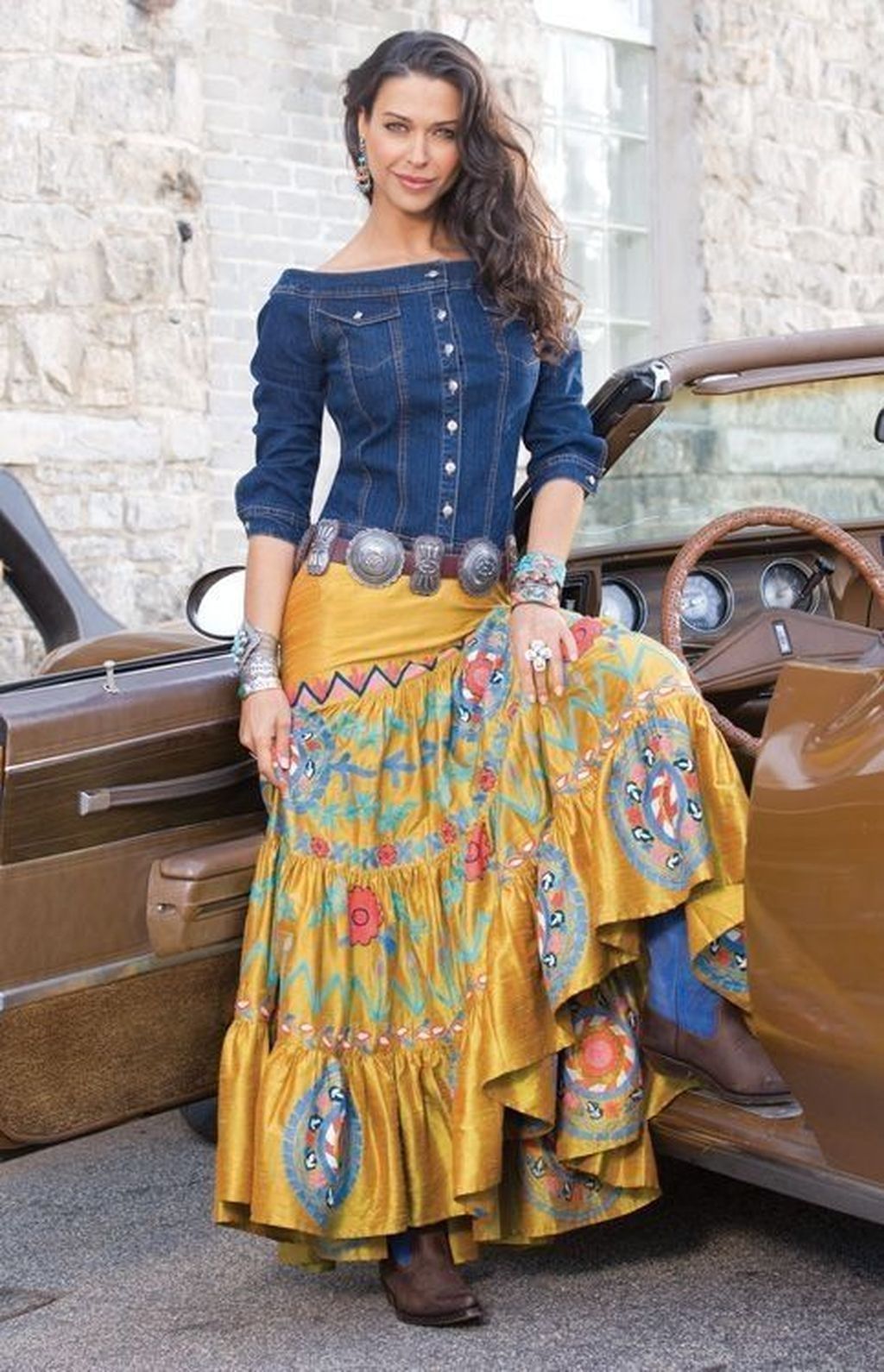 18 Mexican Cowgirl Outfits For The Free-Spirited 16 mexicancowgirl 24769866690553371