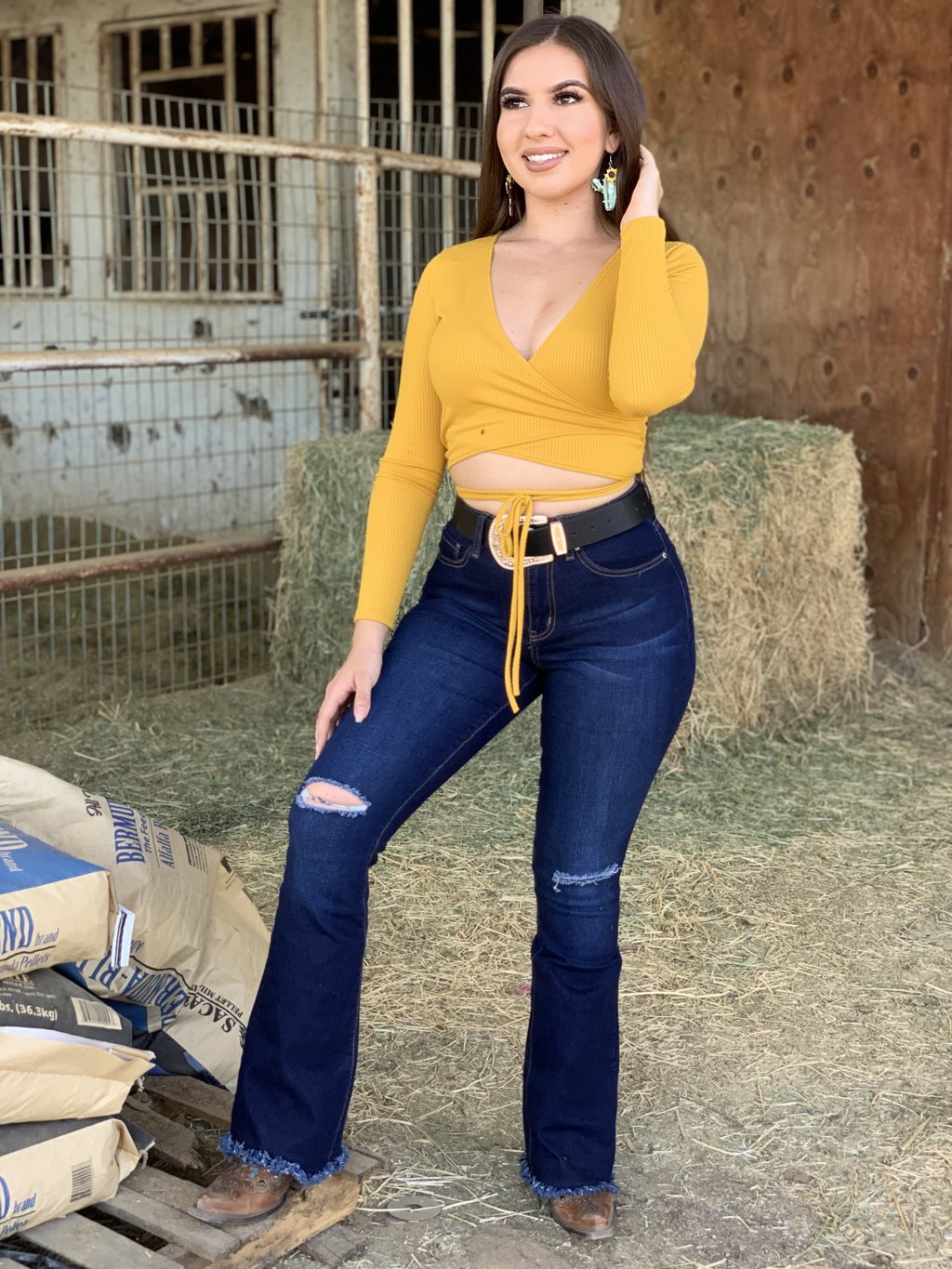 18 Mexican Cowgirl Outfits For The Free-Spirited 6 mexicancowgirl 394416879874106714
