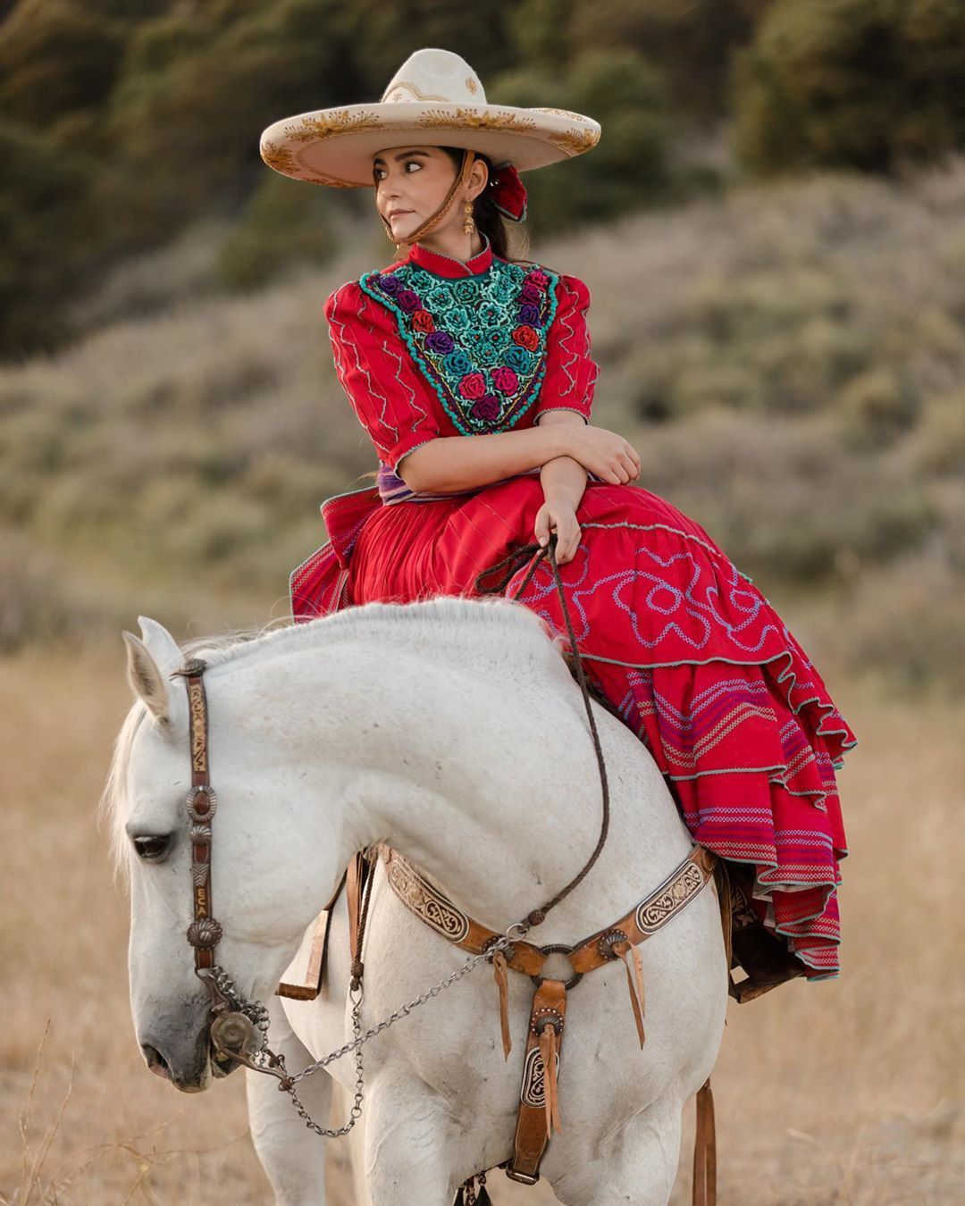 18 Mexican Cowgirl Outfits For The Free-Spirited 1 mexicancowgirl 64317100919893031