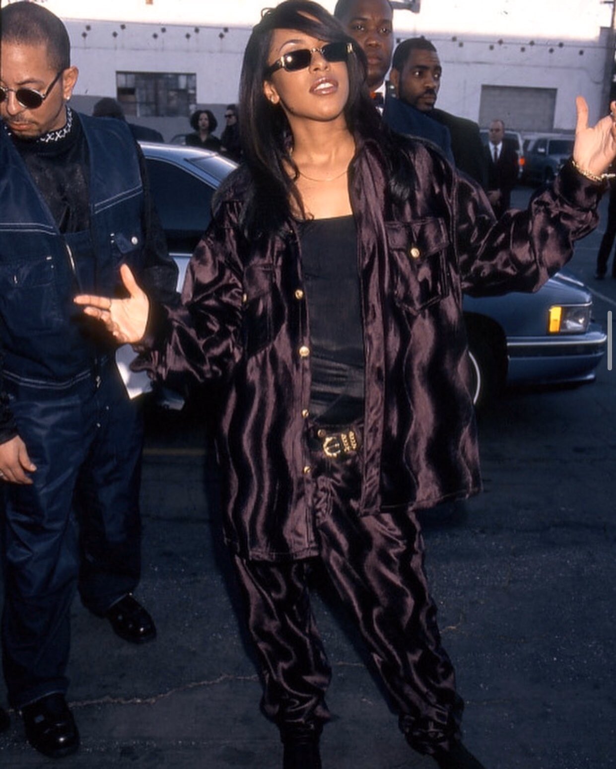 23 Unforgettable Aaliyah Outfits - The Iconic Princess Of R&B